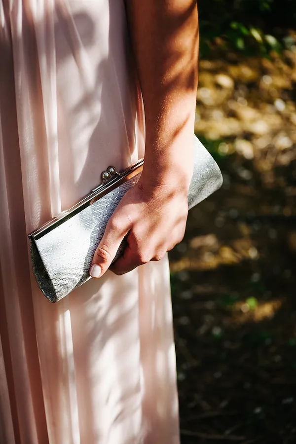 Gümüş Metalik Kutu Clutch