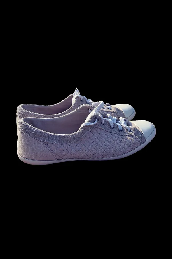 Lila Kanvas Sneaker