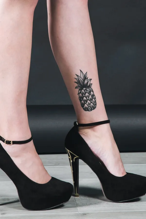 Siyah Bilekten Bantlı Platform Stiletto