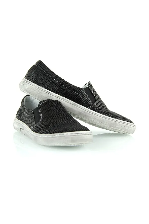 Siyah Kanvas Slip-On Ayakkabı